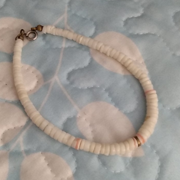 Vintage Puka Shell Ankle Bracelet - Picture 4 of 4